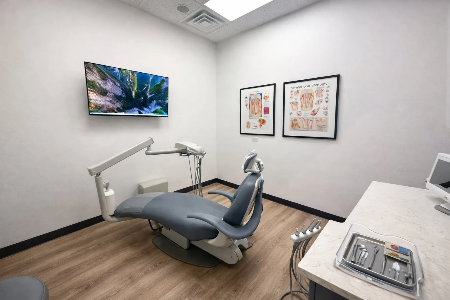 Modern dental treatment room at Diamondback Dentistry in Phoenix